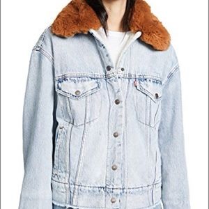Levi's trucker jacket with removable fur